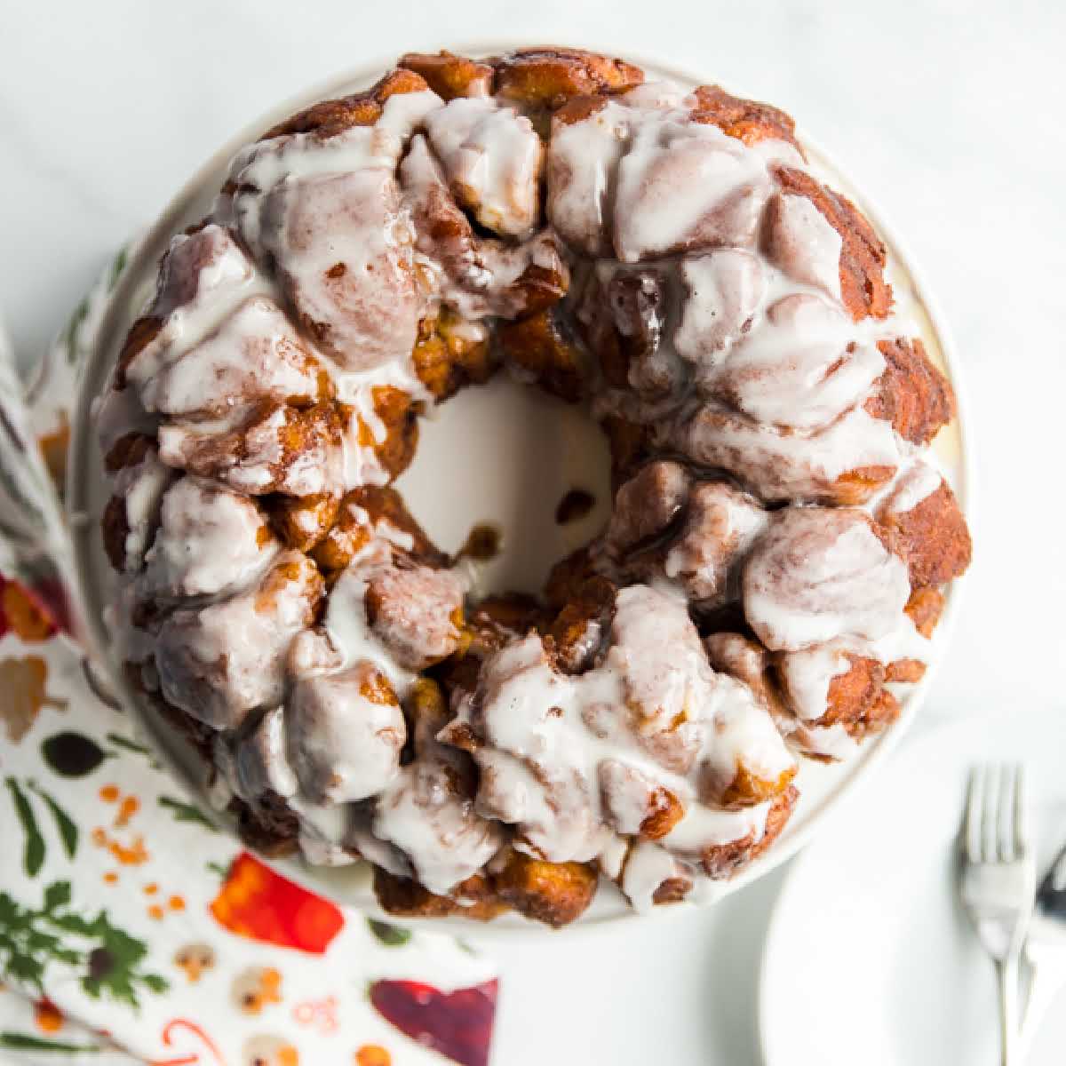 Cinnamon roll monkey bread us in the kitchen